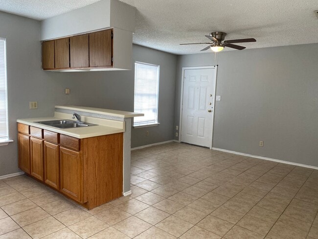 Photo - 801 W Olmos Dr Townhome