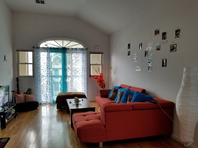 Foto del edificio - 49 Nelson Ave