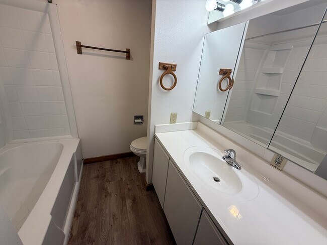 Foto del edificio - 1915 University Ave