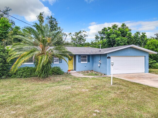 Building Photo - Centrally located in Deland, Florida
