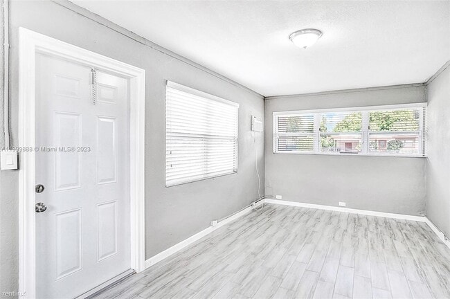 Building Photo - 3 br, 1 bath House - 1786 Lauderdale Manor Dr