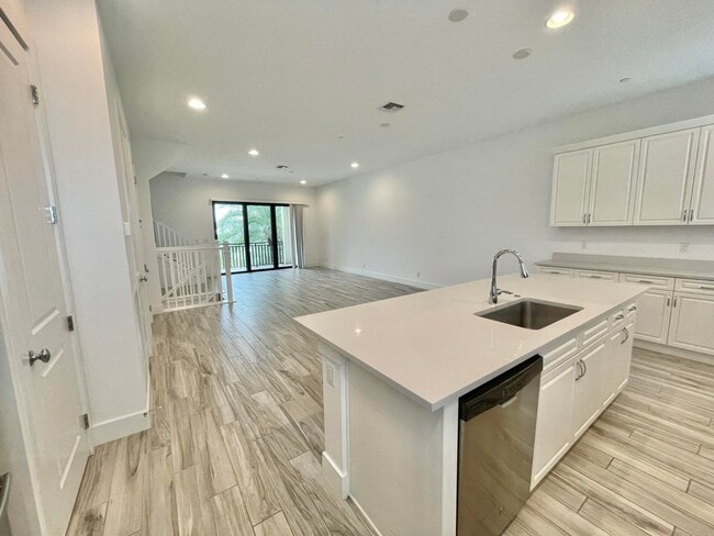 Building Photo - 5412 Watts Ter