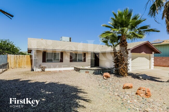 Building Photo - 14016 N 33rd Dr