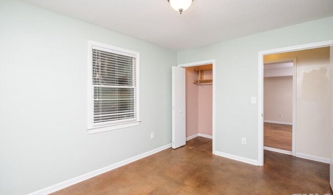Foto del edificio - 304 Umstead Dr