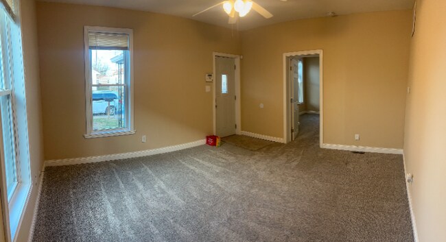 Foto del edificio - 1637 Hoefgen St