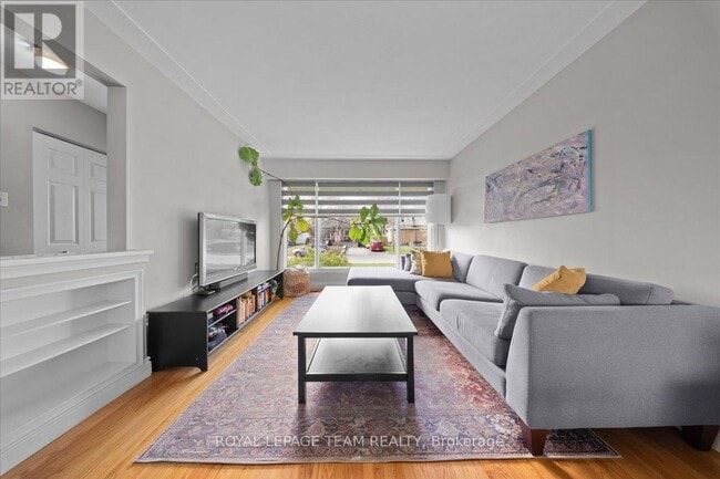 Building Photo - 753 Dickens Ave