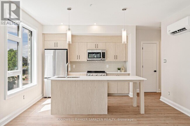 Photo du bâtiment - 10 McArthur Ave.