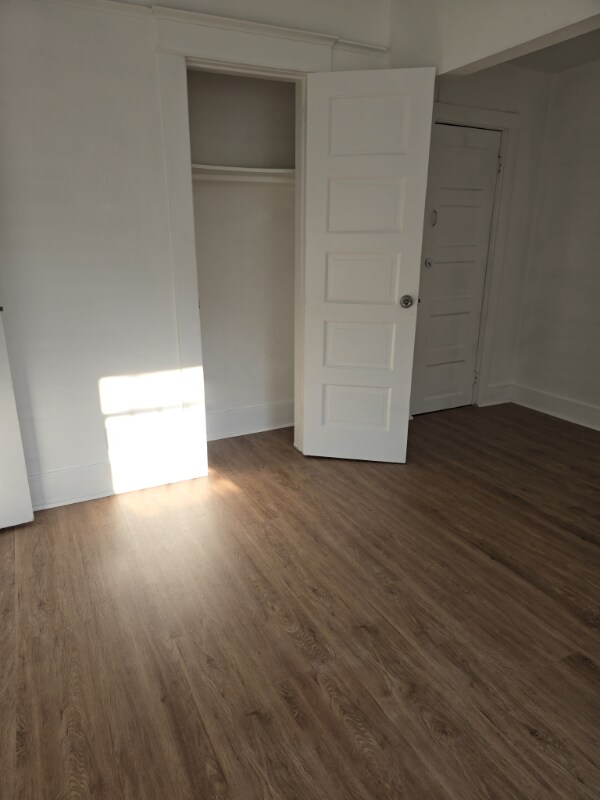 Foto del edificio - 322 W 52nd St