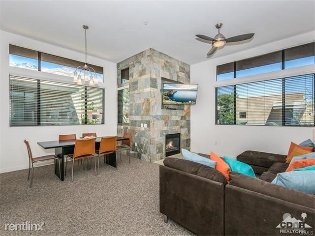 Building Photo - 900 E Palm Canyon Dr