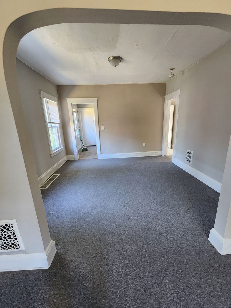 9914 Adams Ave Cleveland, OH 44108 – photo 2