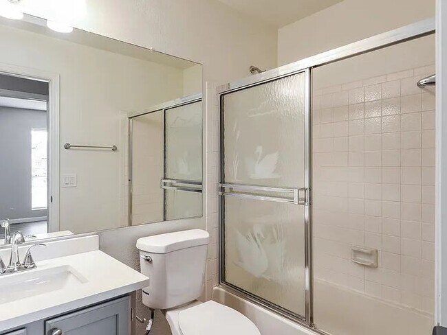 Foto del edificio - 2650 Deacon St