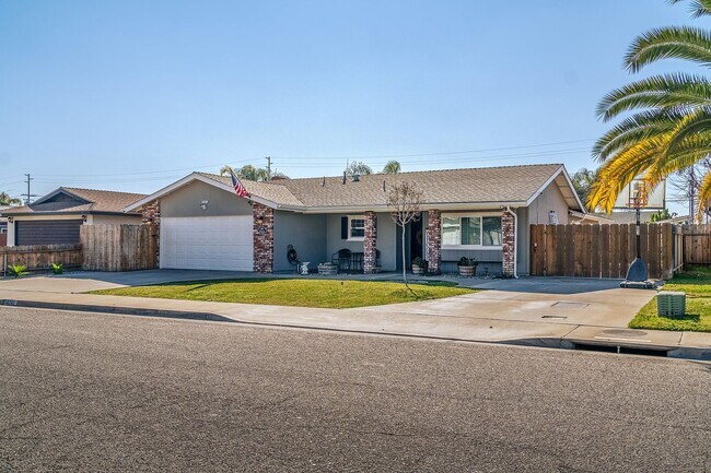 Foto del edificio - 1741 McComb Ave