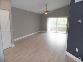 Building Photo - 2803 N Oakland Forest Dr