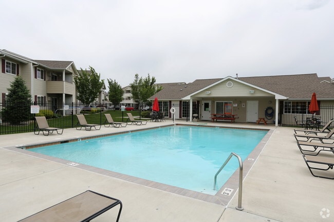 POOL - River Rock Apartments