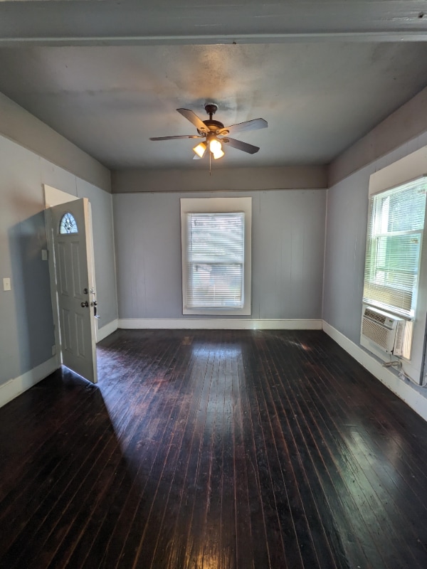 Building Photo - 410 E Day St