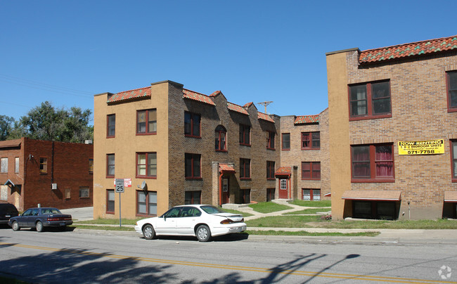 Building Photo - 2940-2964 Woolworth Ave