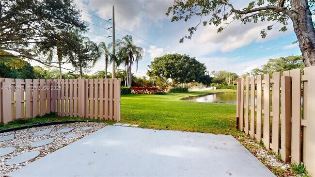 Foto del edificio - 11175 SW 17th Manor