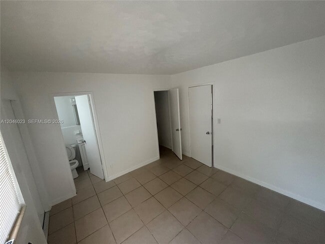Foto del edificio - 1211 NE 6th St