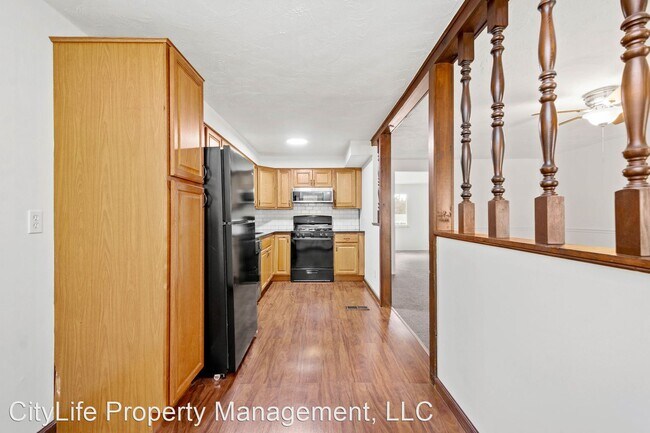 Building Photo - 4 br, 2.5 bath House - 198 Colonial Villag...