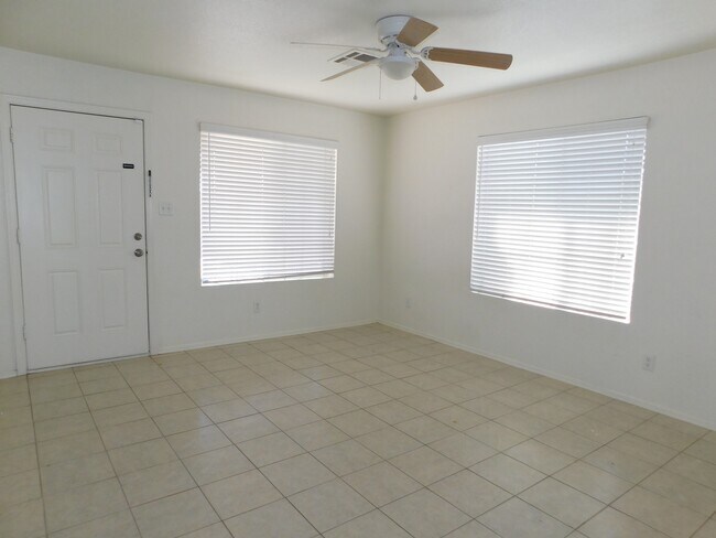 Foto del edificio - 3 BEDROOM HOME IN OCOTILLO!