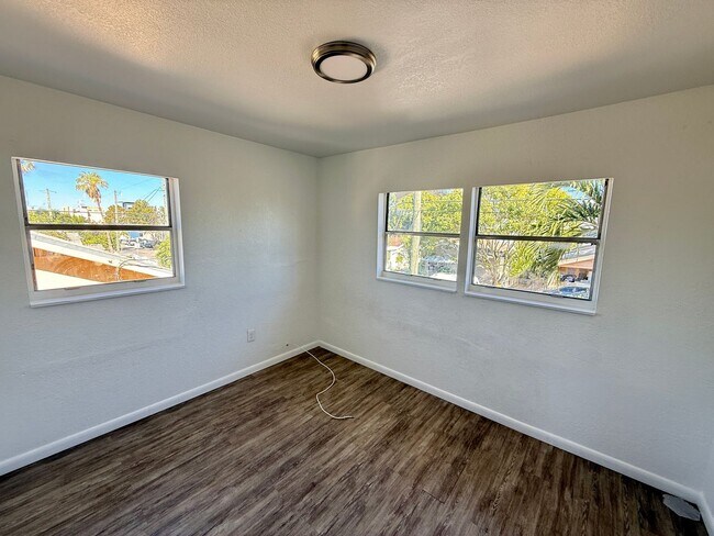 Foto del edificio - 236 SW 10th Ave