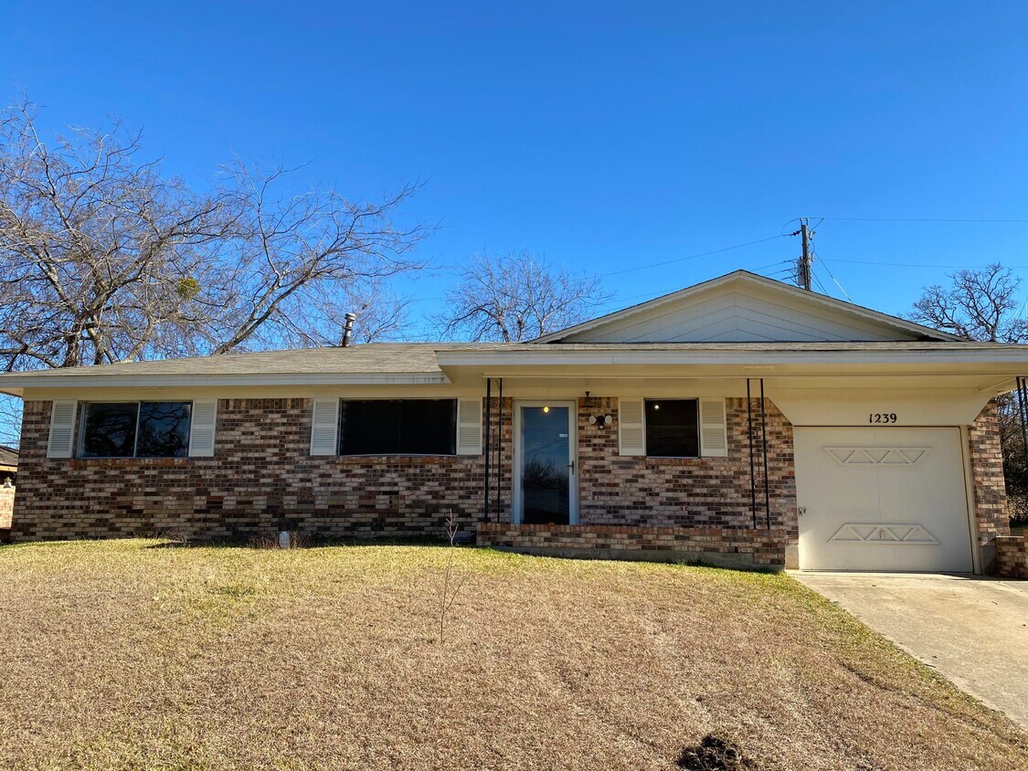 1239 Carla St, Denison, TX 75020 House Rental in Denison, TX