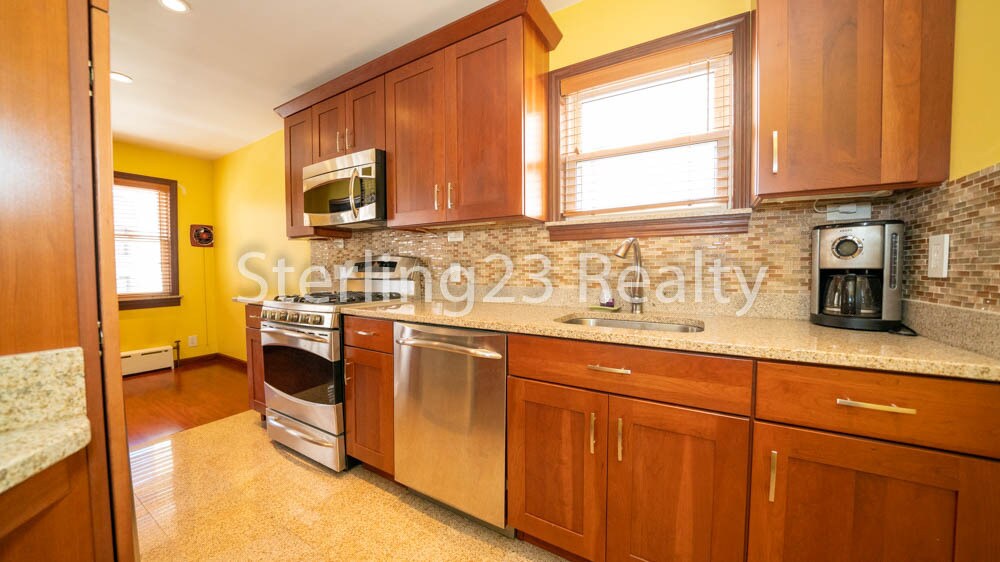 3019 34th St Unit 3, Astoria, NY 11103 Apartments in Astoria, NY