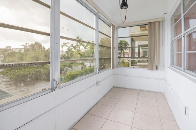 Foto del edificio - 1380 NW 43rd Ter