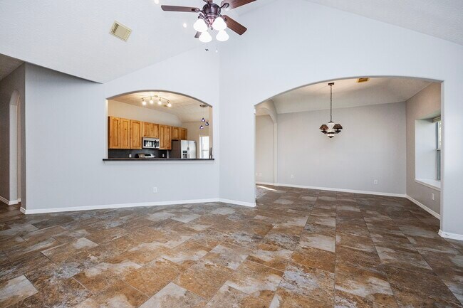 Foto del edificio - 19423 Arbor Pines Ln