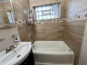Building Photo - 1042 N 68th St