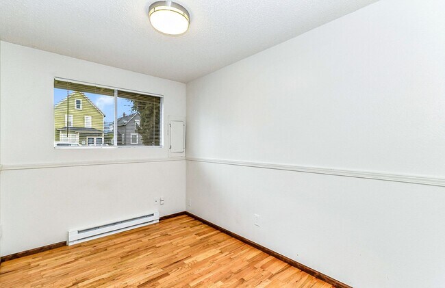 Building Photo - Cute 3 bed 1 bath in Snohomish