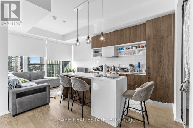 Building Photo - 5 Soudan Ave