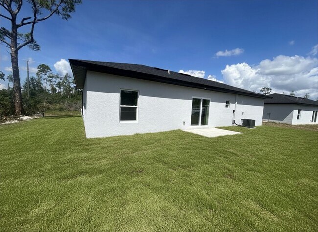 Foto del edificio - NEW CONSTRUCTION- Modern 3 Bed / 2 Bath Home in Lake Placid