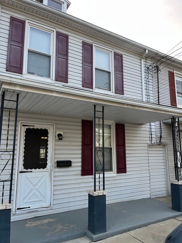 Primary Photo - 621 S Front St