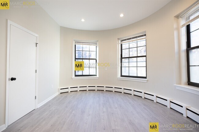 Building Photo - 203 Saint Botolph St