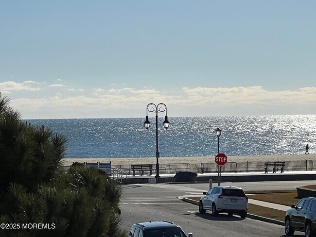 Foto del edificio - 106 2nd Ave