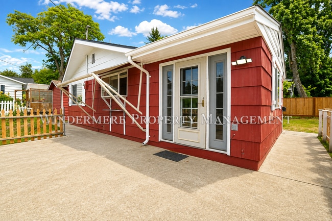 Photo - 601 Hull Ave House