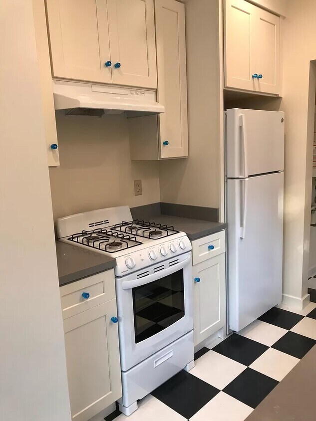 Foto principal - 110 Pine Pl