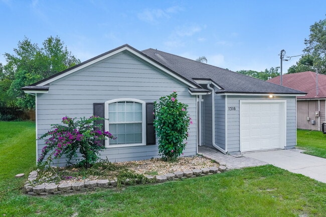 Building Photo - 1316 North St