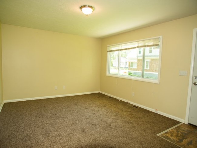 Building Photo - 1538 White Ave