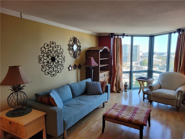 Foto del edificio - 2870 Pharr Ct S Northwest