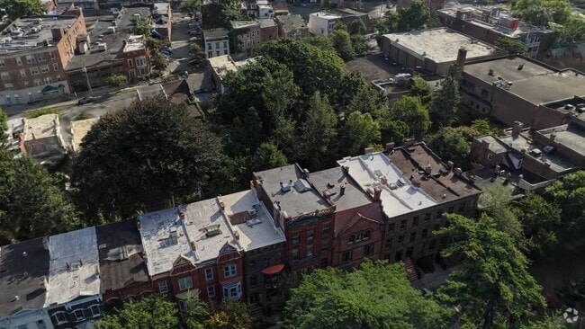  - 441 State St