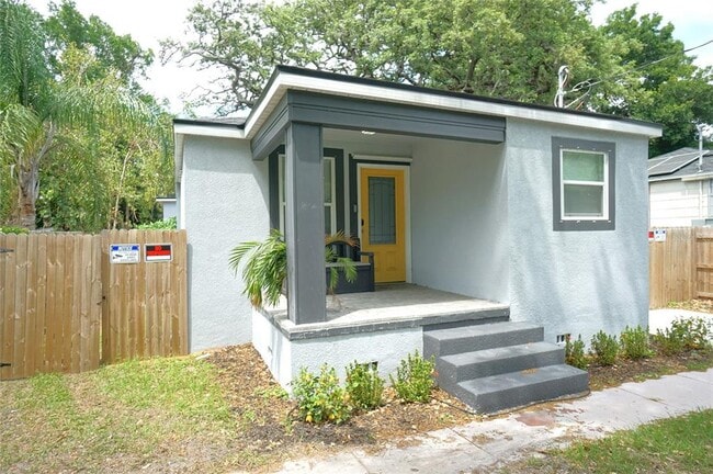 Building Photo - 908 E Cayuga St