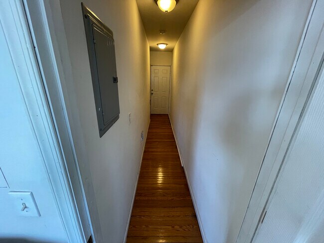 Foto del edificio - 3619 Spring Garden St