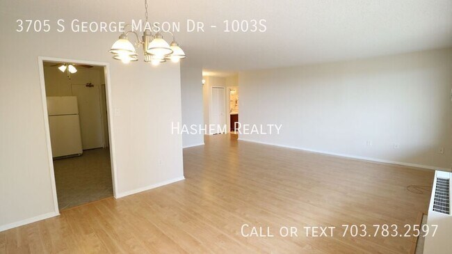 Foto del edificio - 3705 S George Mason Dr