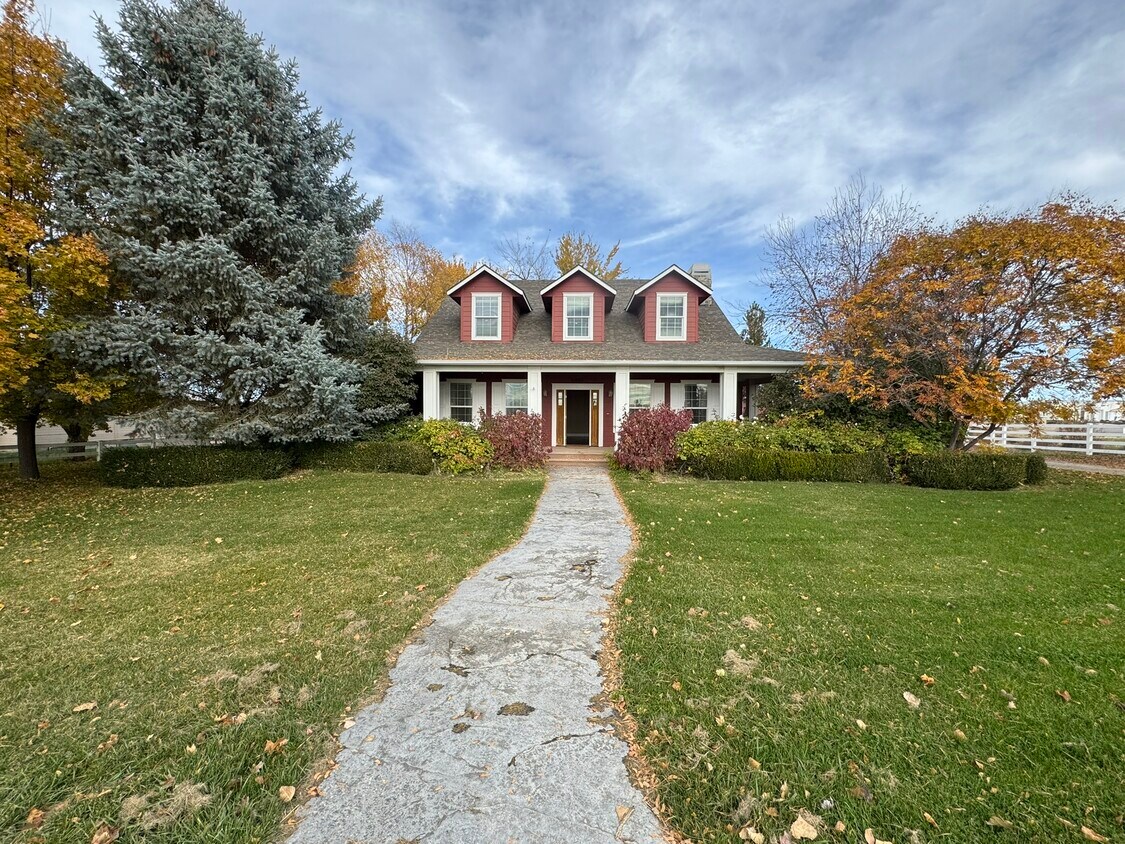 Foto principal - 9504 Purple Sage Rd