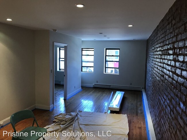 Building Photo - 3418 Broadway