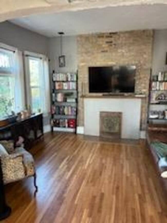 Building Photo - Charming 2-Bedroom Home in The Avenues!