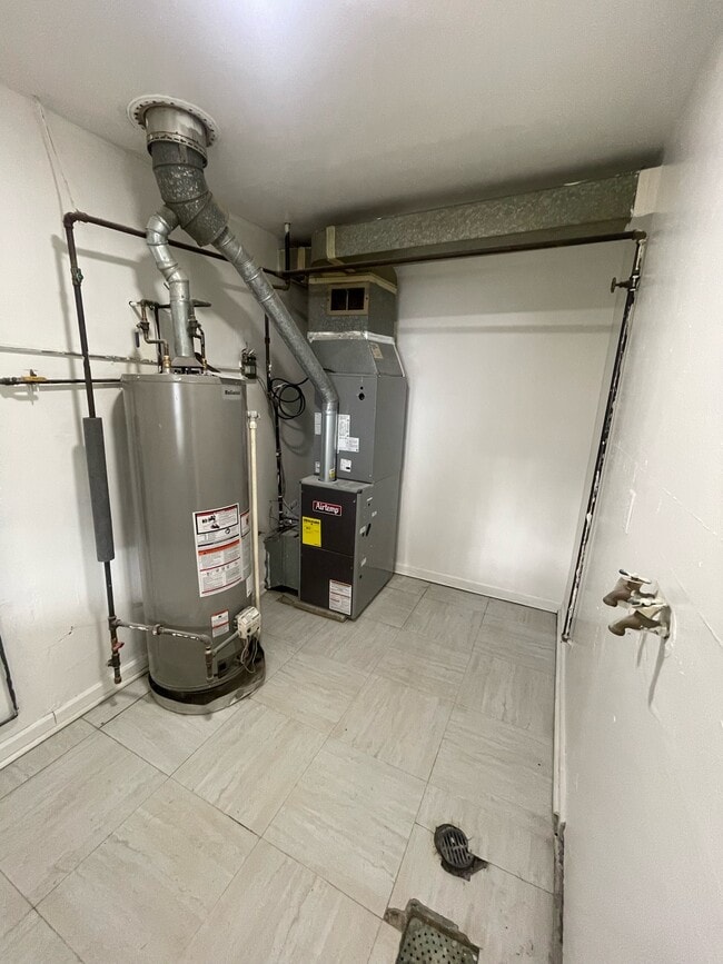 Foto del edificio - 1539 Wakefield Ave