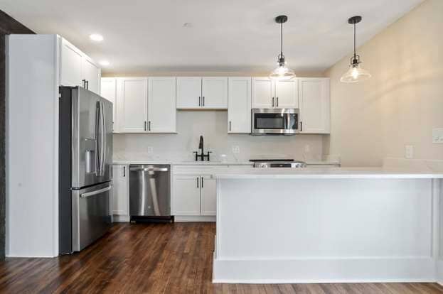 Building Photo - 302 N Mildred St
